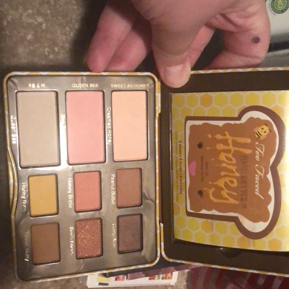 Too Faced Peanut Butter Honey palette